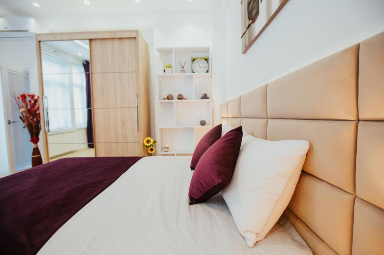 Color Apartments Corneliu Coposu 1A Street Bucareste Exterior foto